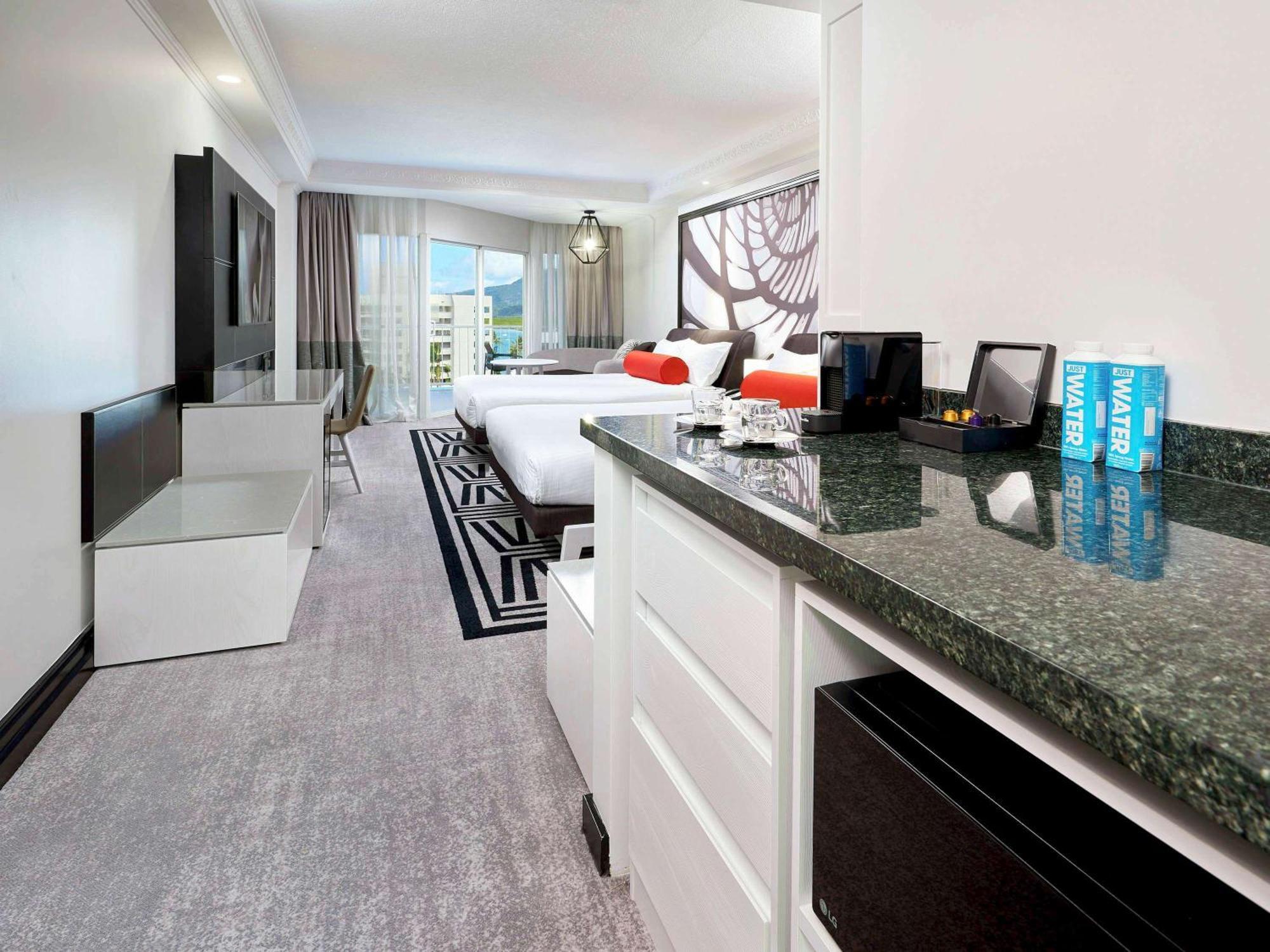 Pullman Cairns International Hotel Kültér fotó